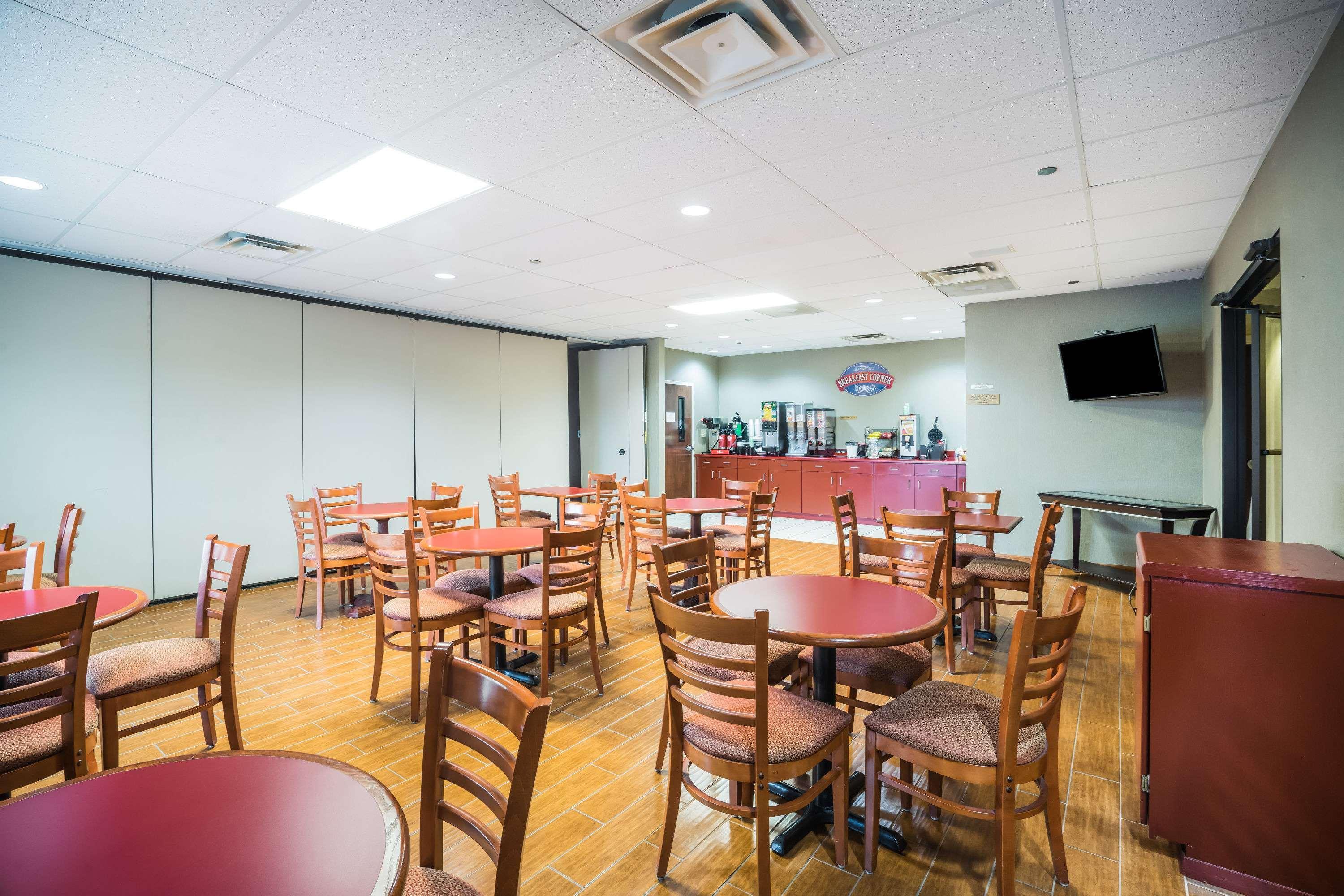 Baymont By Wyndham Johnson City Extérieur photo