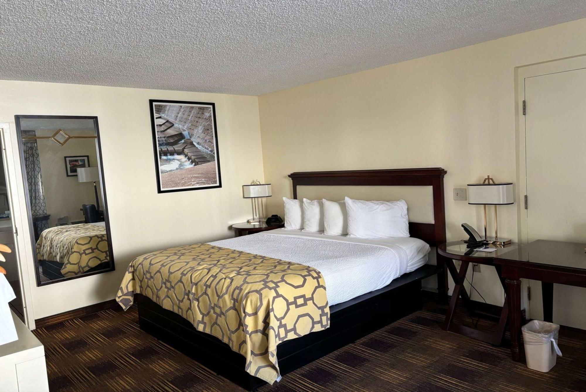 Baymont By Wyndham Johnson City Extérieur photo