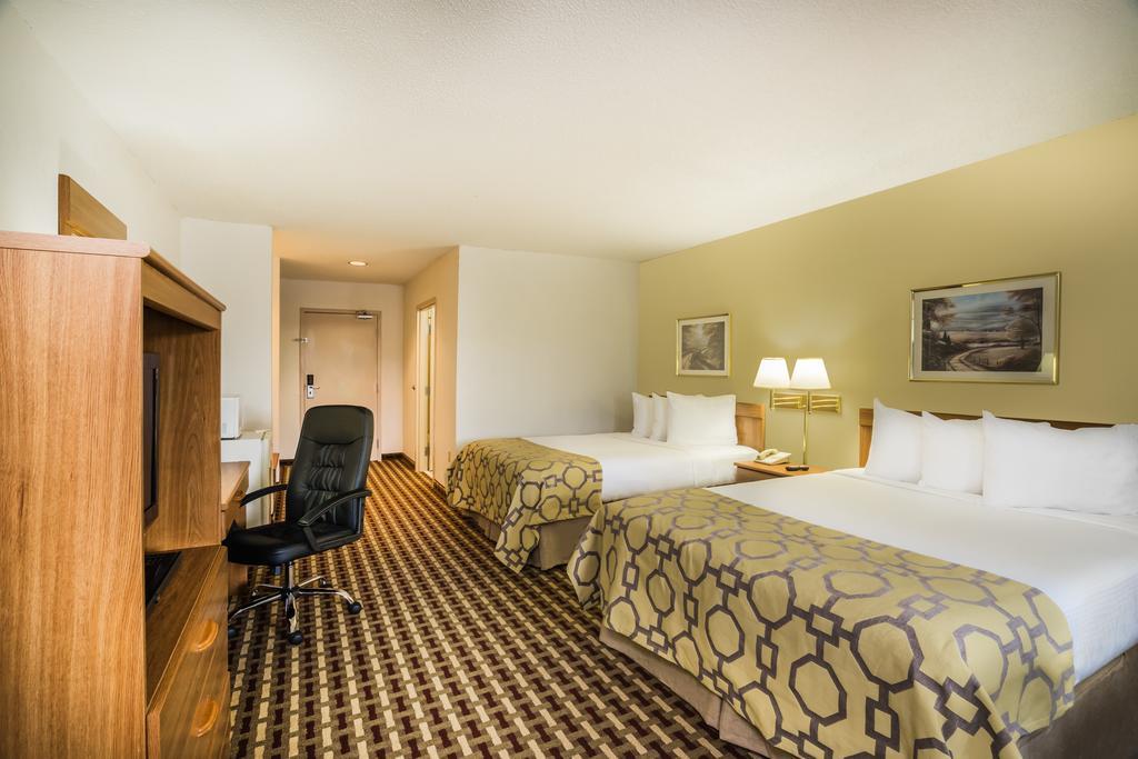 Baymont By Wyndham Johnson City Extérieur photo