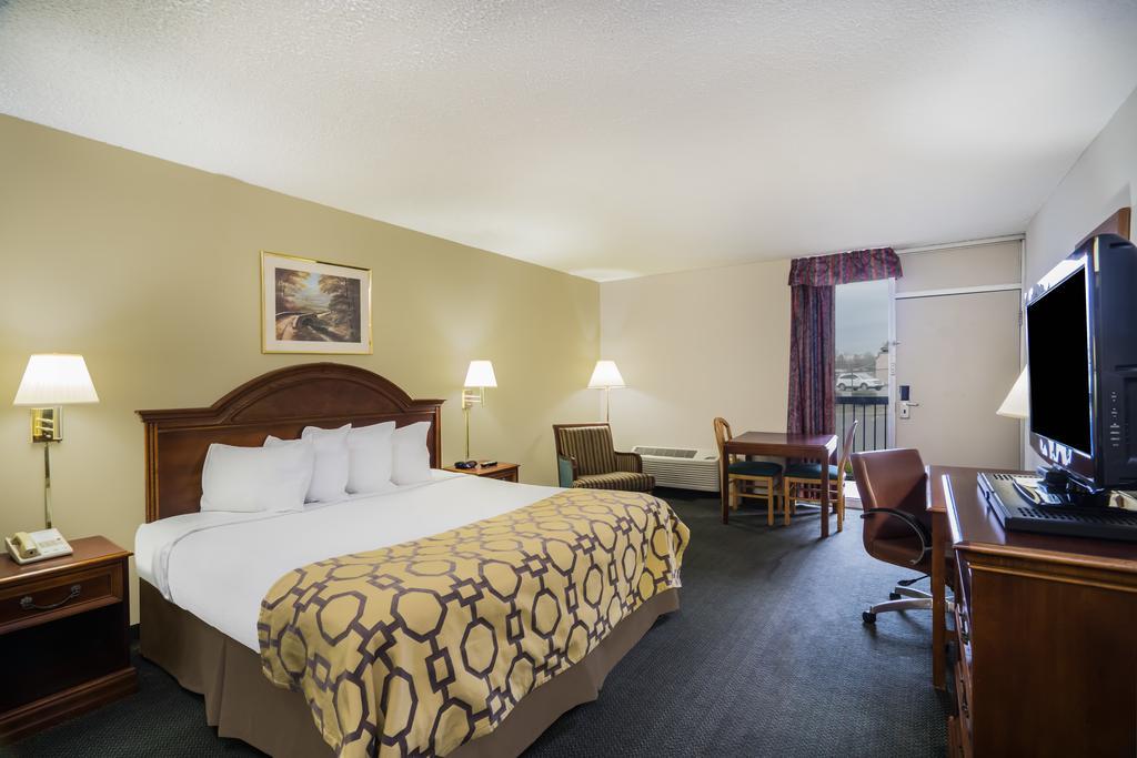 Baymont By Wyndham Johnson City Extérieur photo