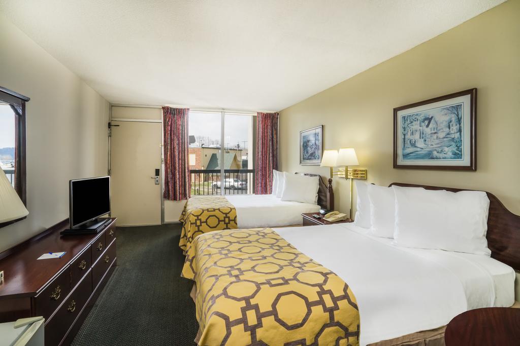 Baymont By Wyndham Johnson City Extérieur photo